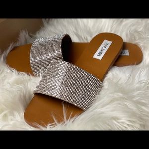 Steve Madden - Nikini Rhinestone Flat Sandal Sz8.5